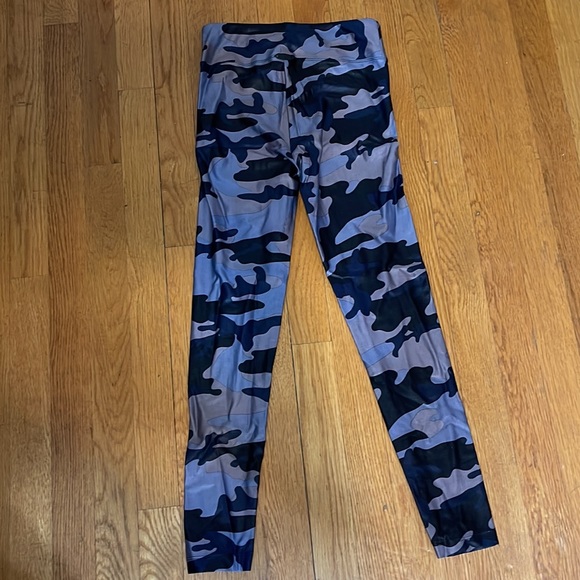 Koral Midnight Camo Lustrous High-Rise Leggings sz Small - Picture 3 of 5